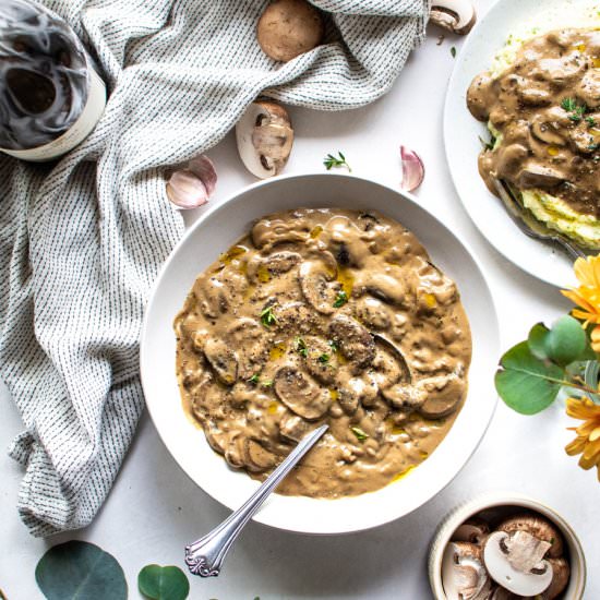 gluten free & vegan mushroom gravy