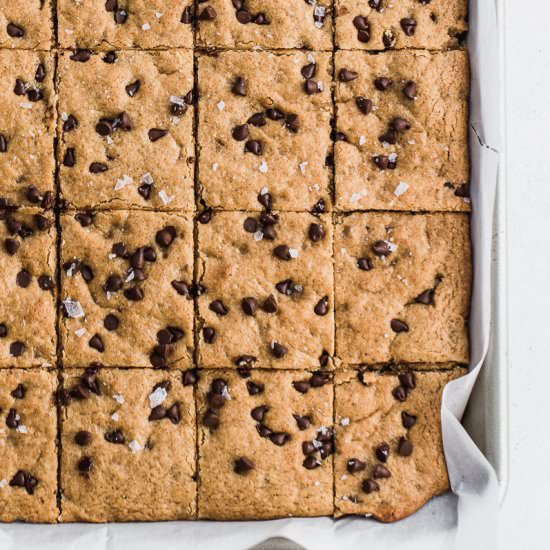 Peanut Butter Chocolate Chip Bars
