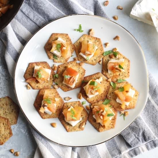 Cinnamon Apple Pecan Brie Bites