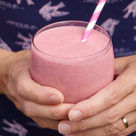 strawberry oat smoothie
