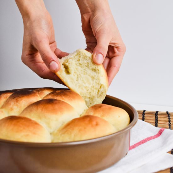 Vegan Dinner Rolls