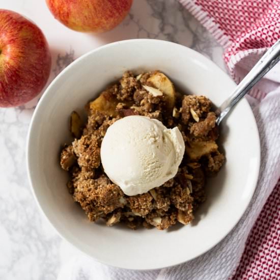 Vegan & Paleo Apple Crisp