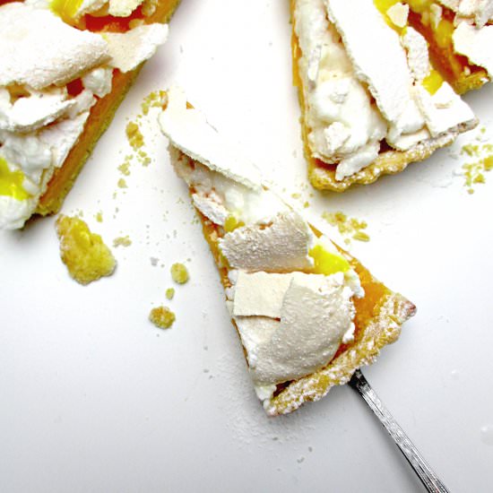 Lemon Pavlova Pie