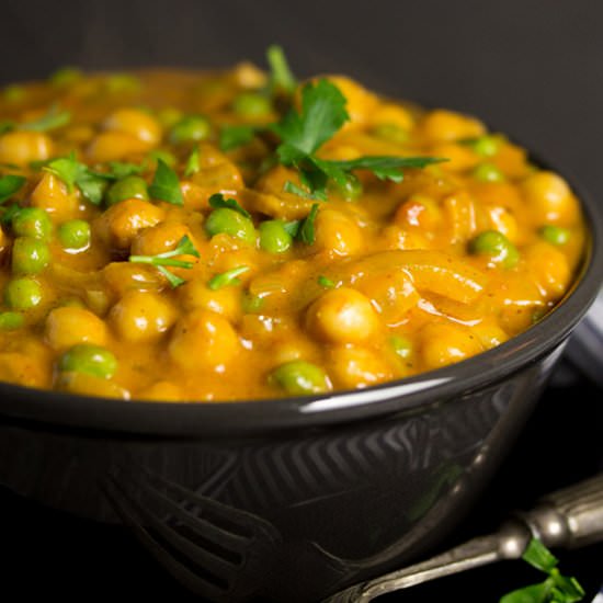 One Pot Coconut Chickpea Curry
