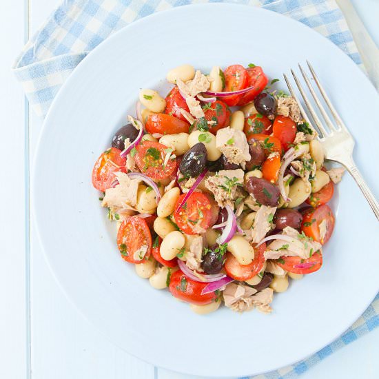 White bean, tomato and tuna salad