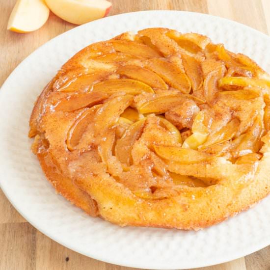 Apple Macaroon Cake