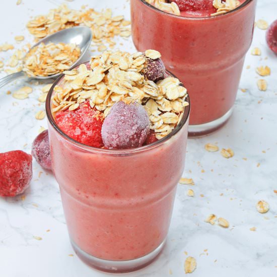 Raspberry-strawberry smoothie