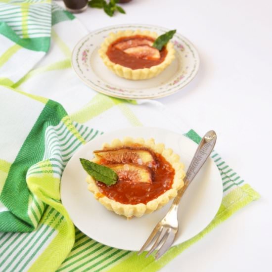 Figs and marmalade tarts