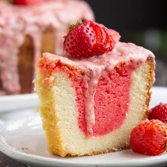 Strawberries Cream Pound Cake