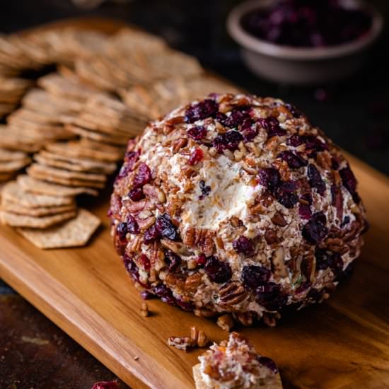 Pineapple Pecan Cheese Ball