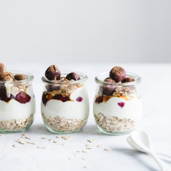 Oatmeal Yogurt with Raspberries Jam