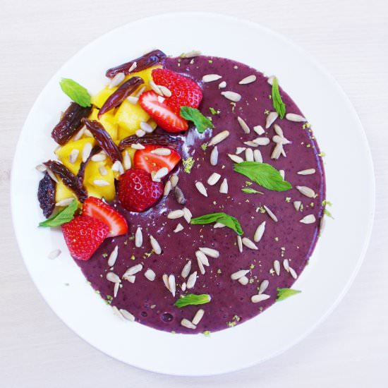 Raw Berries Mango Porridge