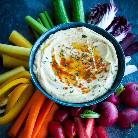 Addicting Garlic Hummus