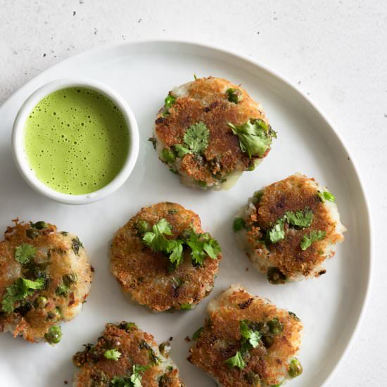 Aloo Tikki with Cashew Chutney
