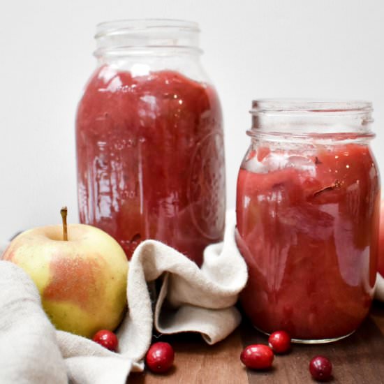 5-Ingredient Cranberry Applesauce