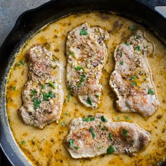 PORK CHOPS WITH MUSTARD SAUCE