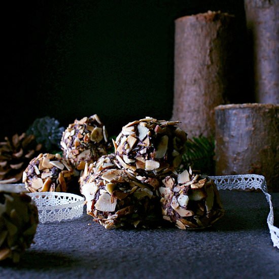 Chocolate Almond Low Carb Truffles
