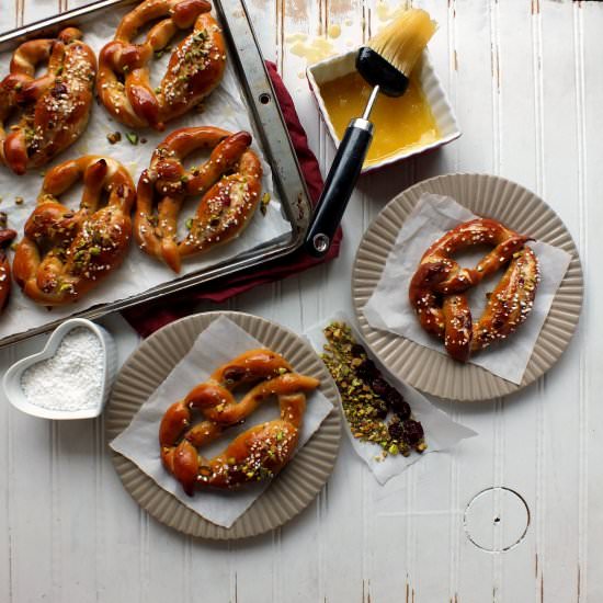 pistachio cranberry pretzels