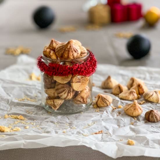 Salted Caramel Meringues