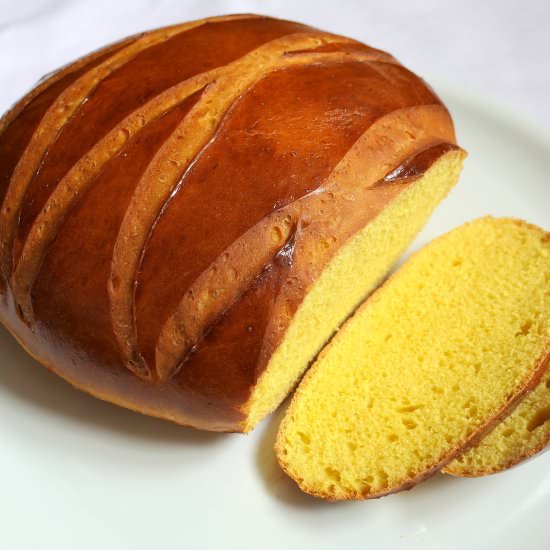Cuchaule, A Swiss Saffron Bread
