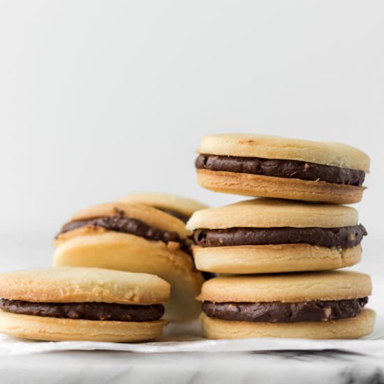 chocolate hazelnut cookie sandiwch