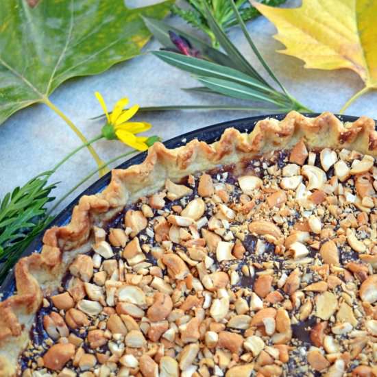 Caramel Pie with Cashews
