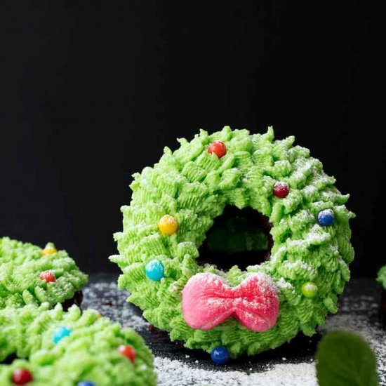 Vegan Mini Wreath Cakes