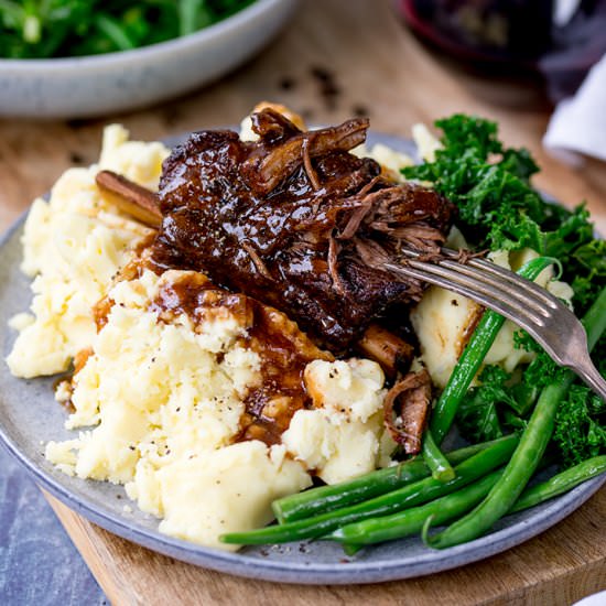 Slow Cooker Short Ribs
