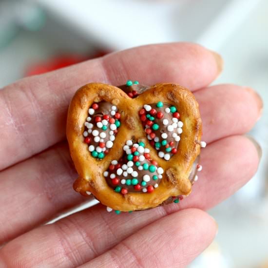 Holiday Pretzel Rolo Bites