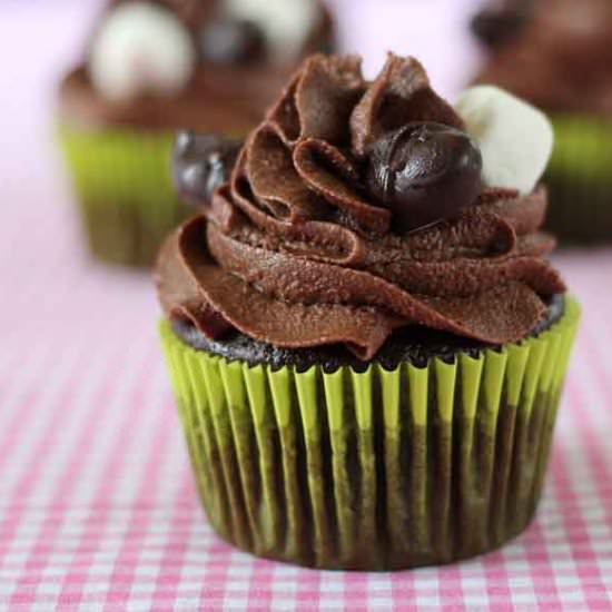 Dutch Rocky Road Cupcakes