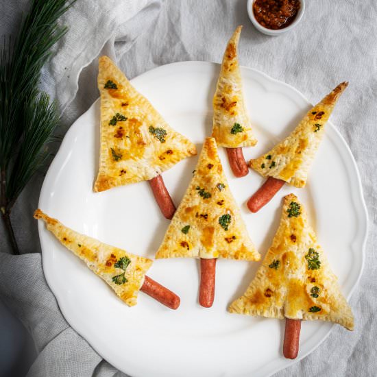 Christmas trees of puff pastry