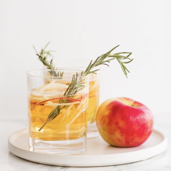 Sparkling Apple Cider Cocktail