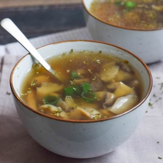 Clear mushroom soup