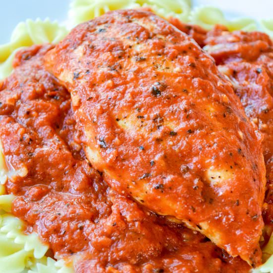 Chicken in Garlic Tomato Sauce