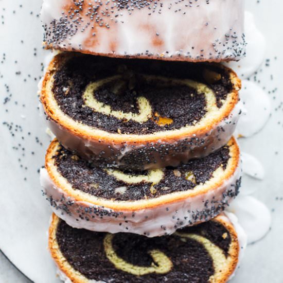 Vegan poppy seed roll