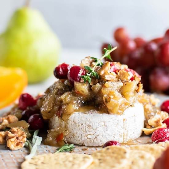 Baked Brie with Pear Chutney