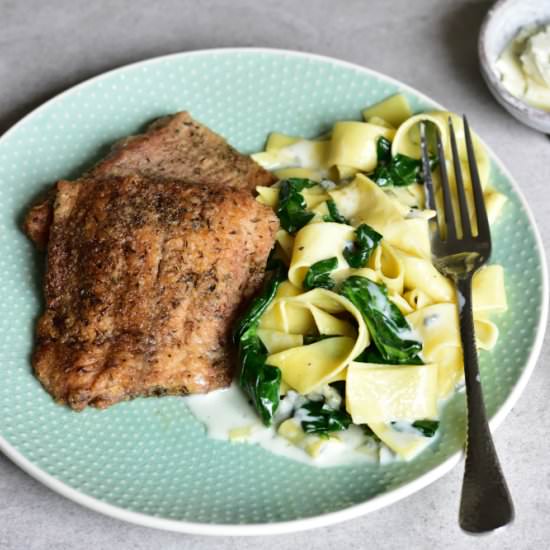 Fish with gorgonzola spinach