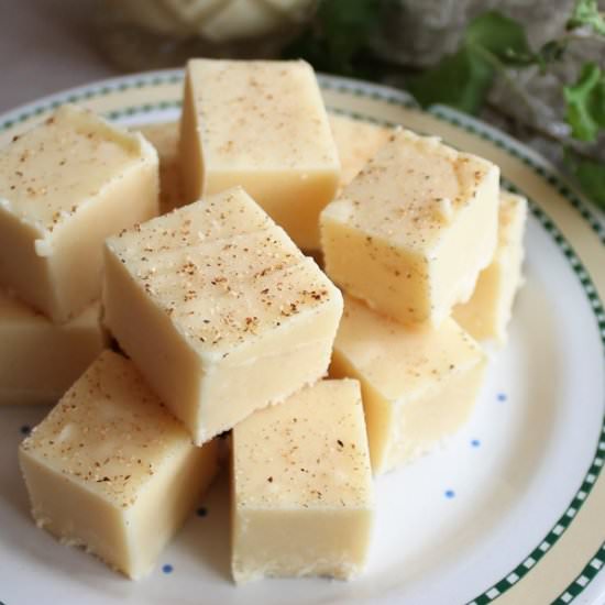 Easy Eggnog Fudge
