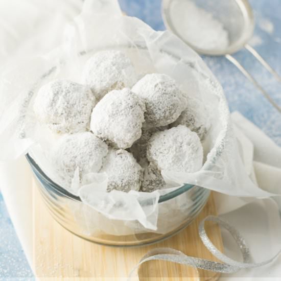 Vegan Mexican Wedding Cookies