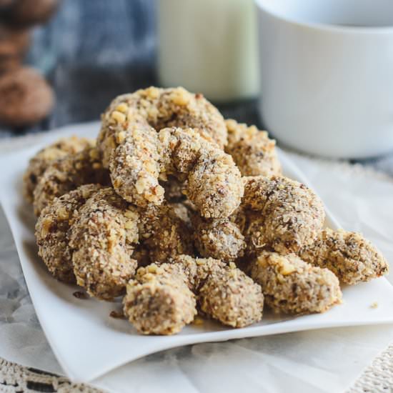 WALNUT MERINGUE CRESCENT COOKIES