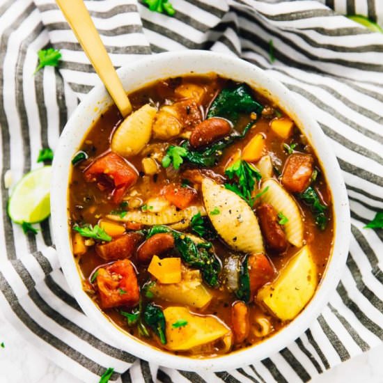 One Pot Hearty Minestrone Soup