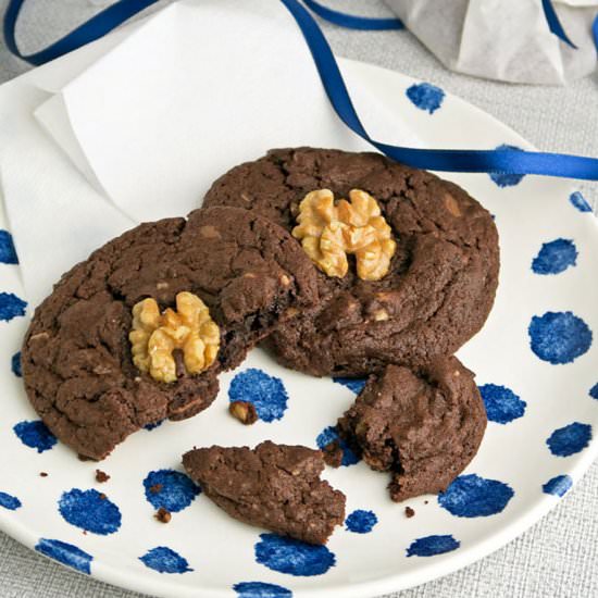 Double chocolate walnut cookies