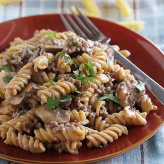 One Pot Ground Beef Stroganoff