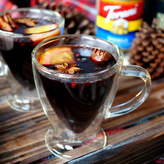 Vanilla & Spice Hot Mulled Wine