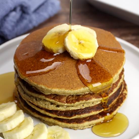Banana Oatmeal Pancakes