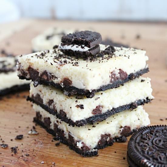 Oreo Eggnog Cheesecake Bars