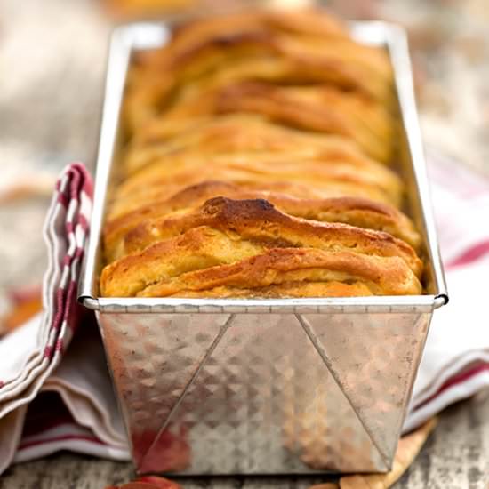 Wassail Pull-Apart Bread