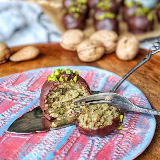 Cookie Truffles with Pistachios