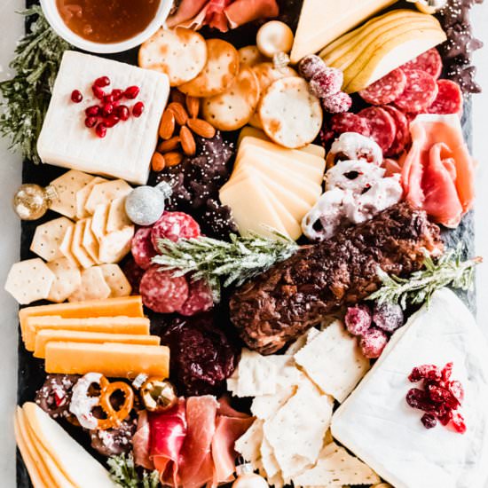 How to Make a Perfect Cheese Board