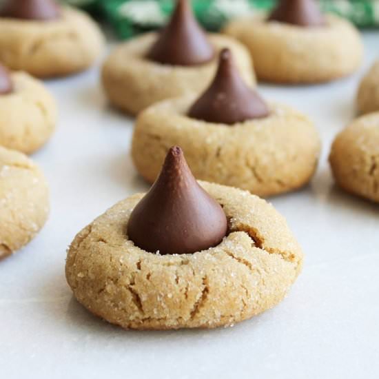 PEANUT BUTTER BLOSSOM COOKIES
